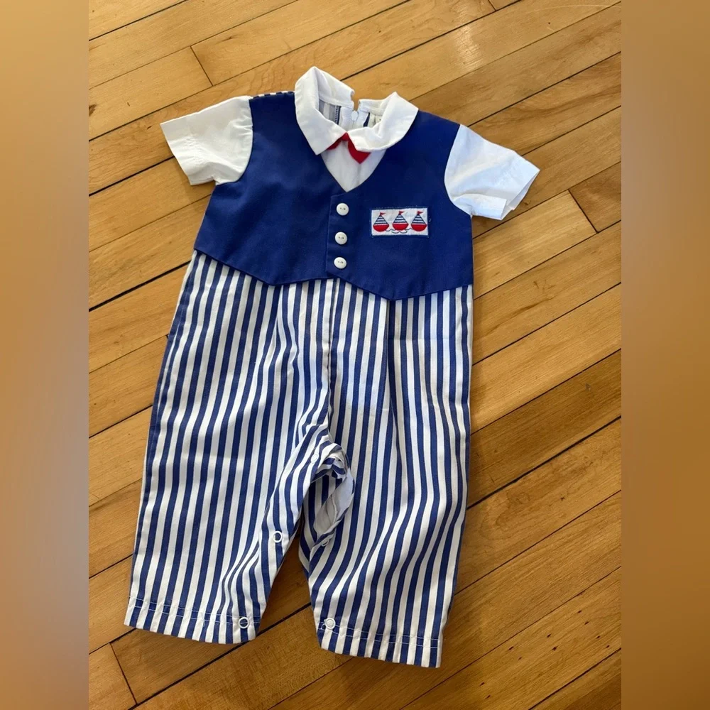 Vintage‎ little boys one piece sailboat print pinstripe blue and white
